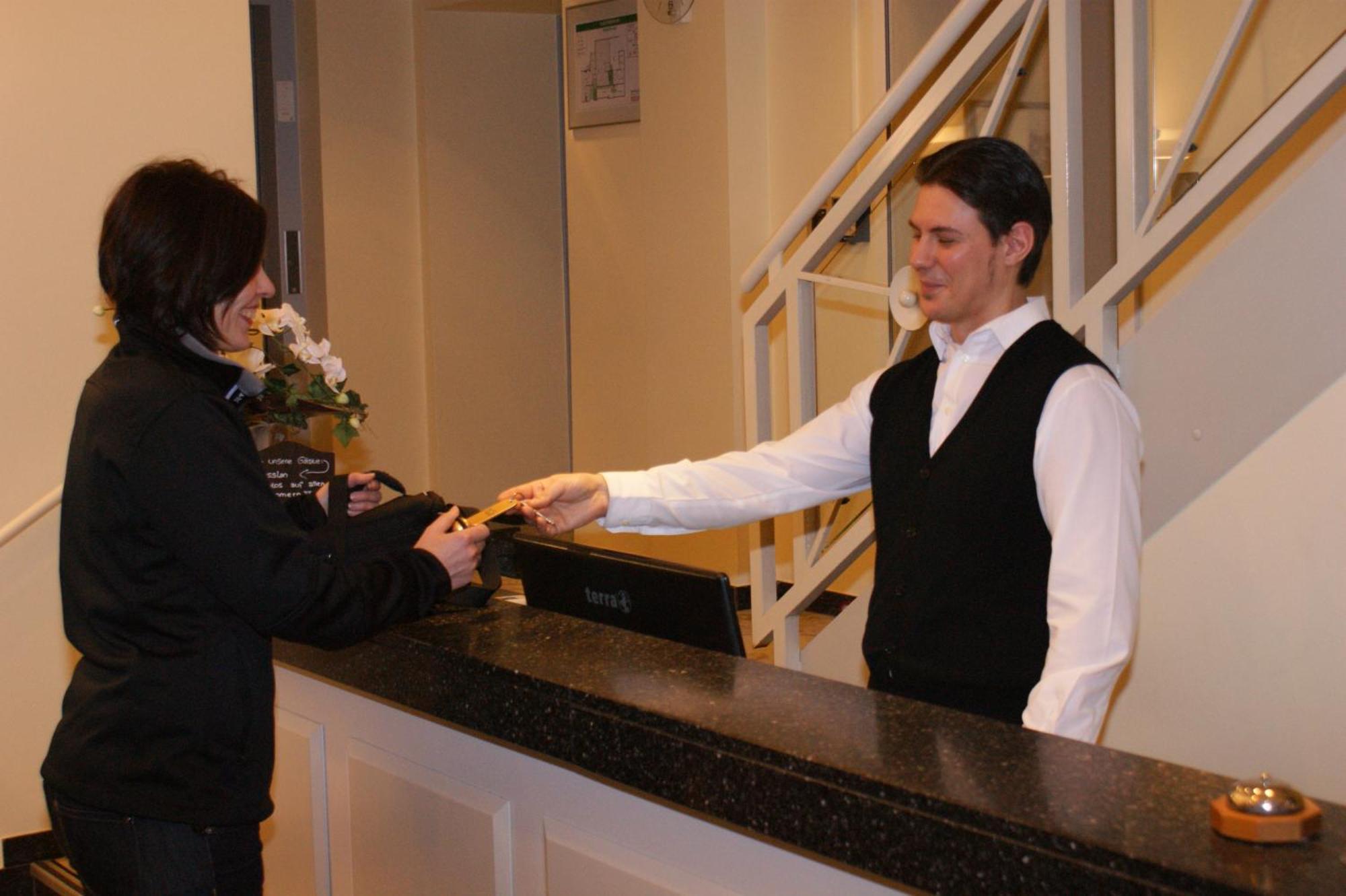 Hotel Kronprinz Garni ミンデン エクステリア 写真